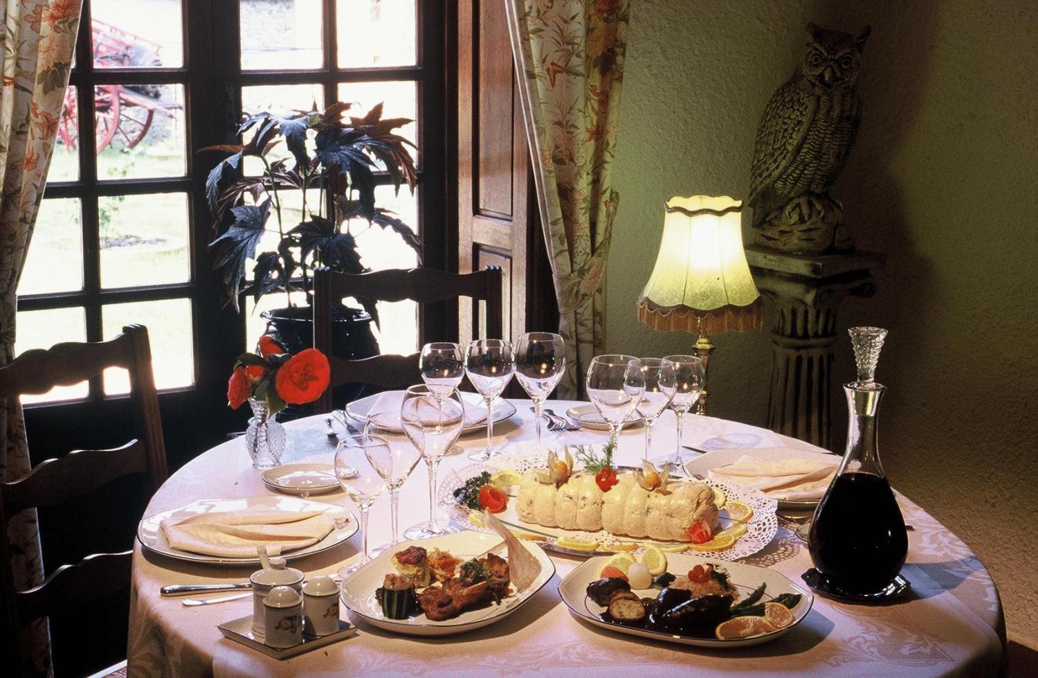 Logis Hostellerie Du Grand Duc Hotel Restaurant Gincla Exterior photo